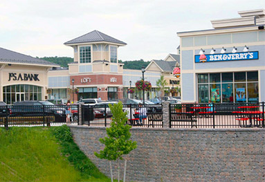 Shoppes at Farmington Valley